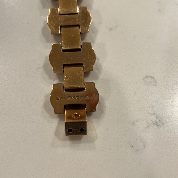 Balenciaga brass link bracelet gold in color - Picture 5 of 7